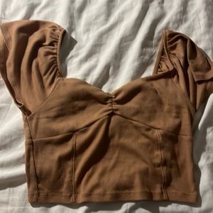 AMERICAN EAGLE SINCHED OFF THE SHOULDER CROP TOP
